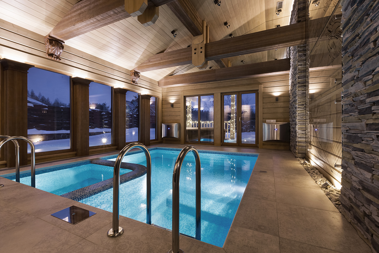 Фото интерьера, бассейн площадью 40 кв.м. в стиле Шале (Швейцария). Проект 22 - Охотничий дом, Автор проекта: Дизайнеры Наталия Сморгонская