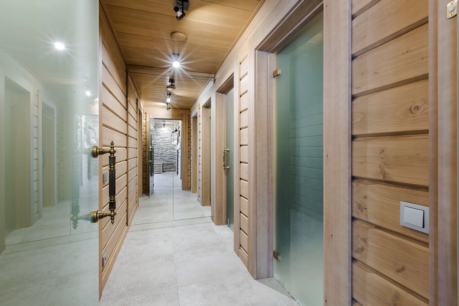 Фото интерьера, Тамбур площадью 5 кв.м. в стиле Шале (Швейцария). Проект 12 - Охотничий дом, Автор проекта: Дизайнеры Наталия Сморгонская