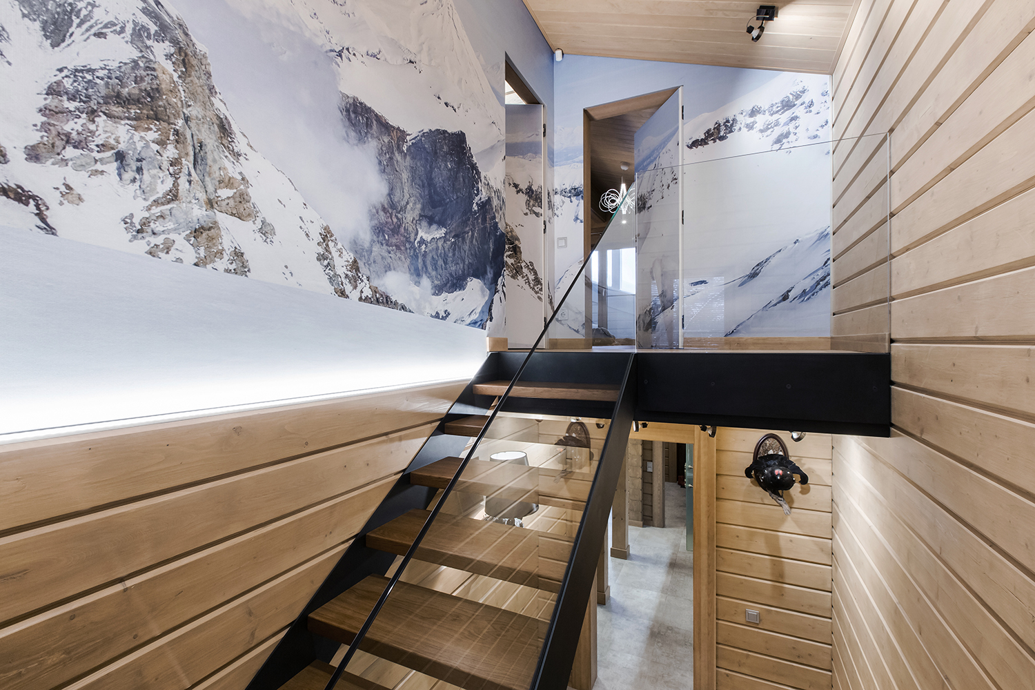 Фото интерьера, лестница площадью 9 кв.м. в стиле Шале (Швейцария). Проект 6 - Охотничий дом, Автор проекта: Дизайнеры Наталия Сморгонская