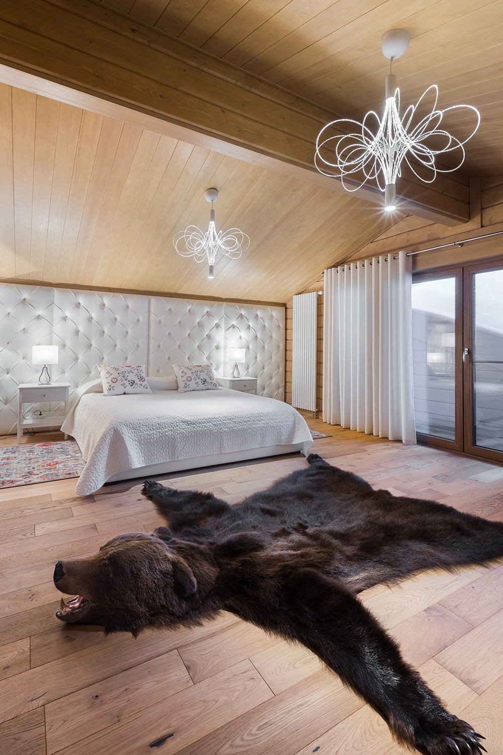 Фото интерьера, спальня площадью 24 кв.м. в стиле Шале (Швейцария). Проект 32 - Охотничий дом, Автор проекта: Дизайнеры Наталия Сморгонская