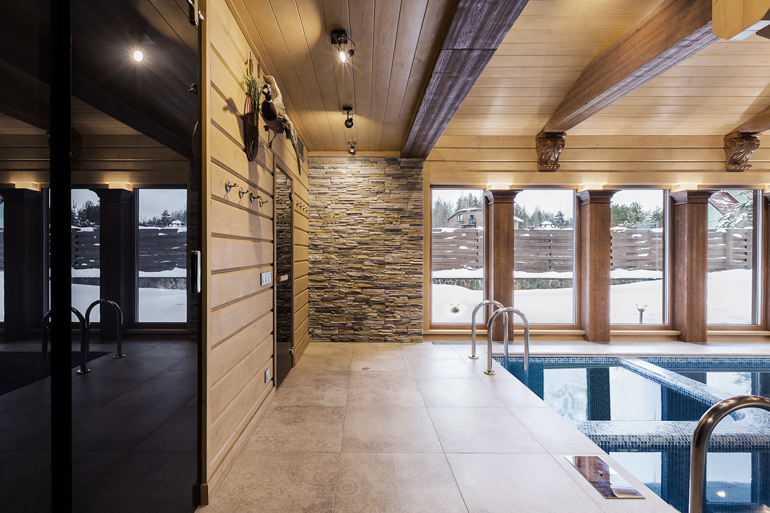 Фото интерьера, бассейн площадью 40 кв.м. в стиле Шале (Швейцария). Проект 18 - Охотничий дом, Автор проекта: Дизайнеры Наталия Сморгонская