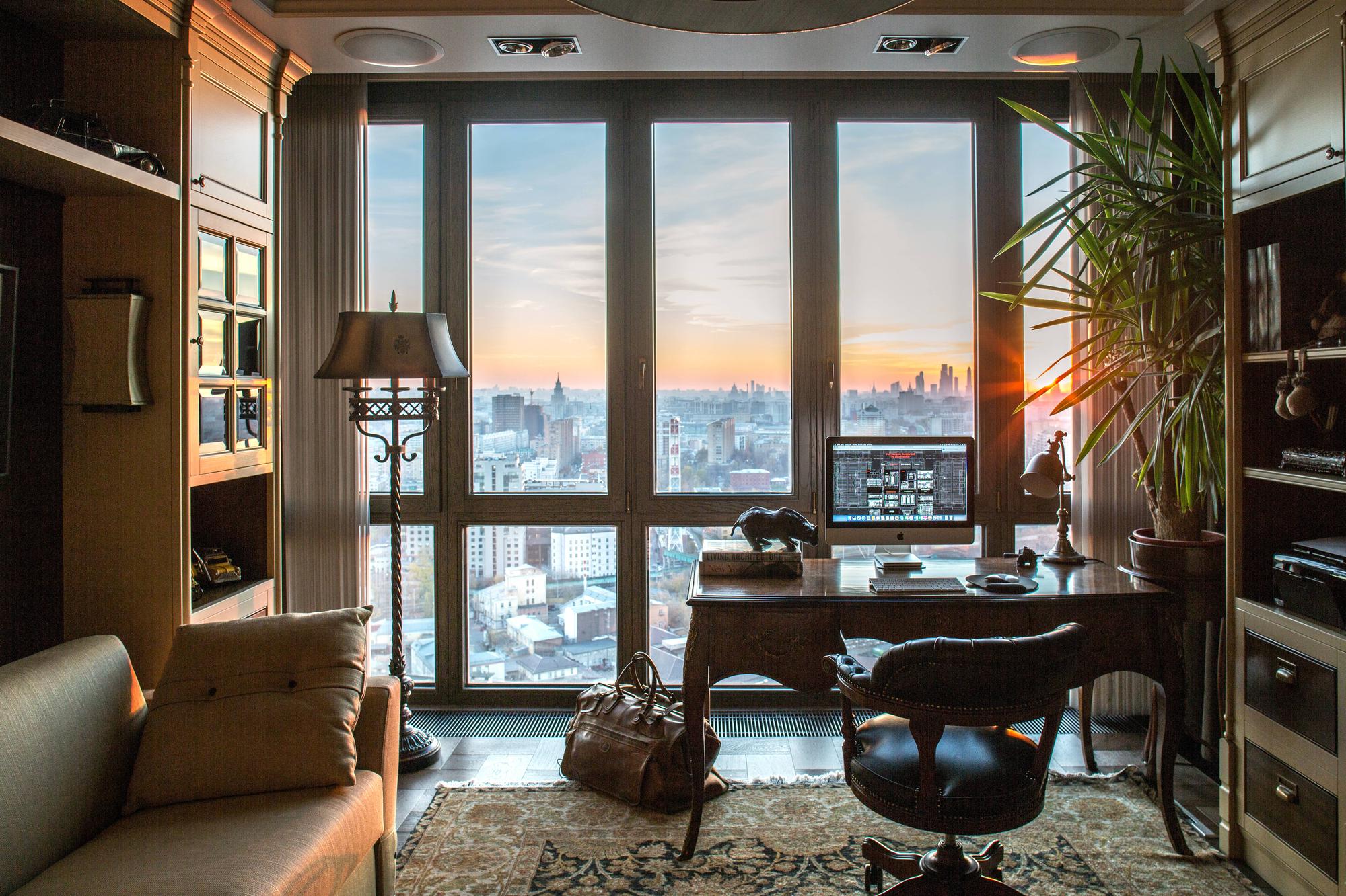 Фото интерьера, Кабинет Проект Квартира 170 м2 - Квартира 170 кв.м в классическом стиле, Автор проекта: Архитекторы Петр Козейкин