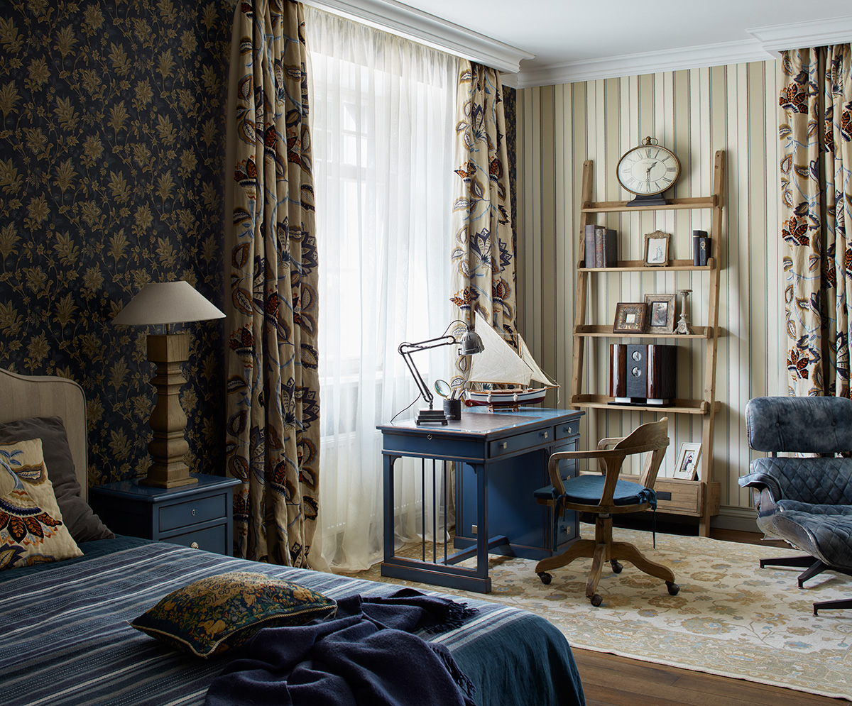 Фото интерьера, Спальня - кабинет площадью 23 кв.м. в стиле Классическая. Проект Дом в поселке Поведники - Дом в поселке Поведники, Автор проекта: Дизайнеры Анна Разумеева-Смирнова