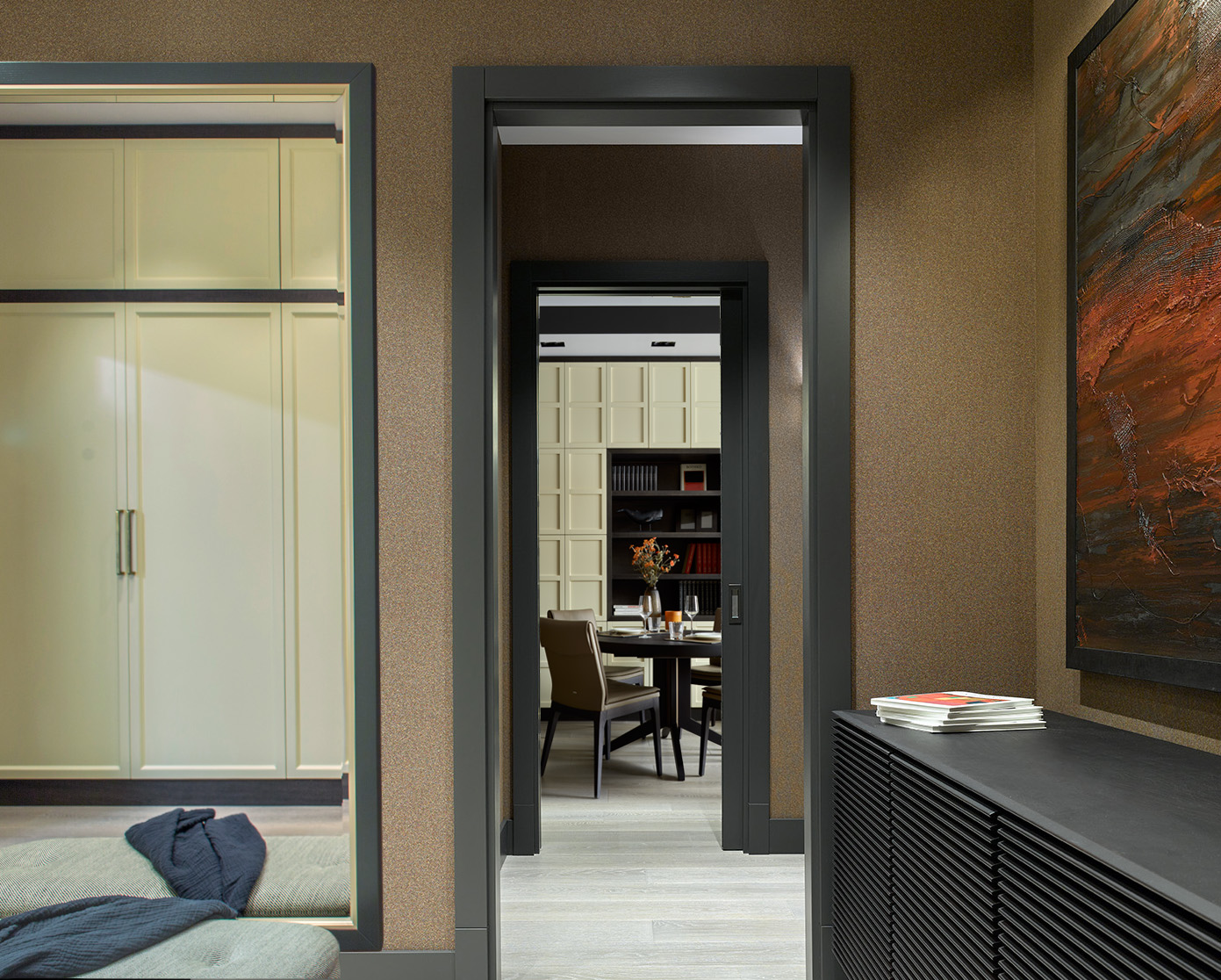 Фото интерьера, Прихожая площадью 10 кв.м. Проект Прихожая - Квартира в ЖК Барин Хаус, Автор проекта: Архитекторы Павел Бурмакин