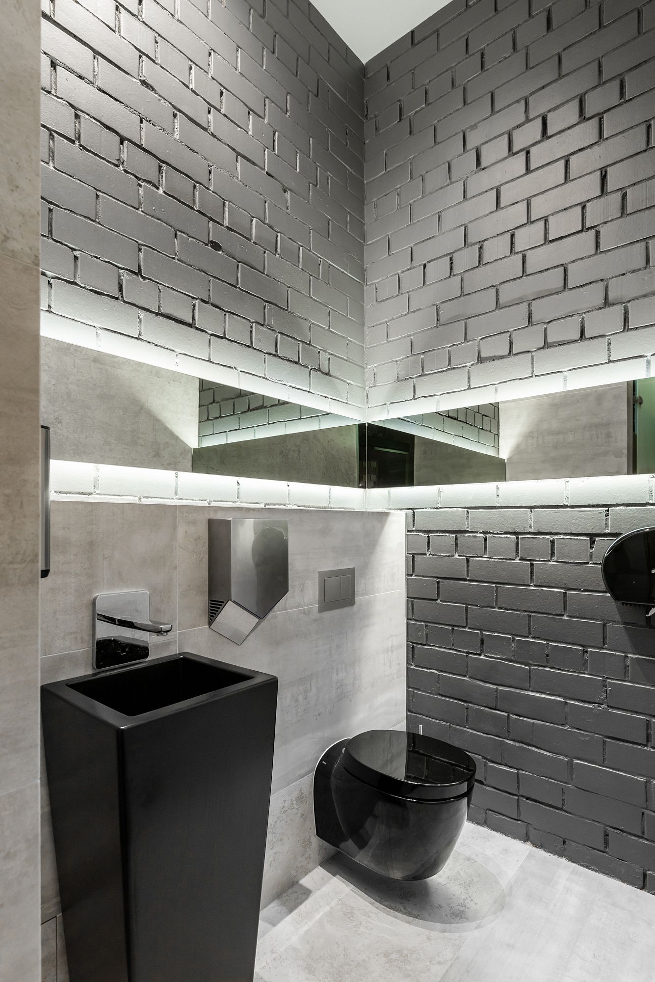 Фото интерьера, Санузел. площадью 360 кв.м. в стиле Лофт/промышленный стиль. Проект Санузел в фитнес центре. - Фитнес-центр, Автор проекта: Дизайнеры Марина Кутепова