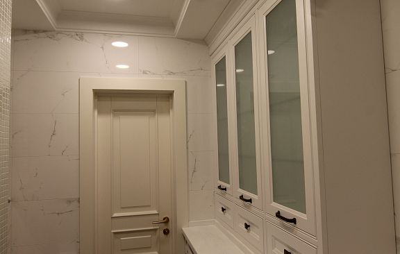 Дверь в ванную: нюансы выбора и установки